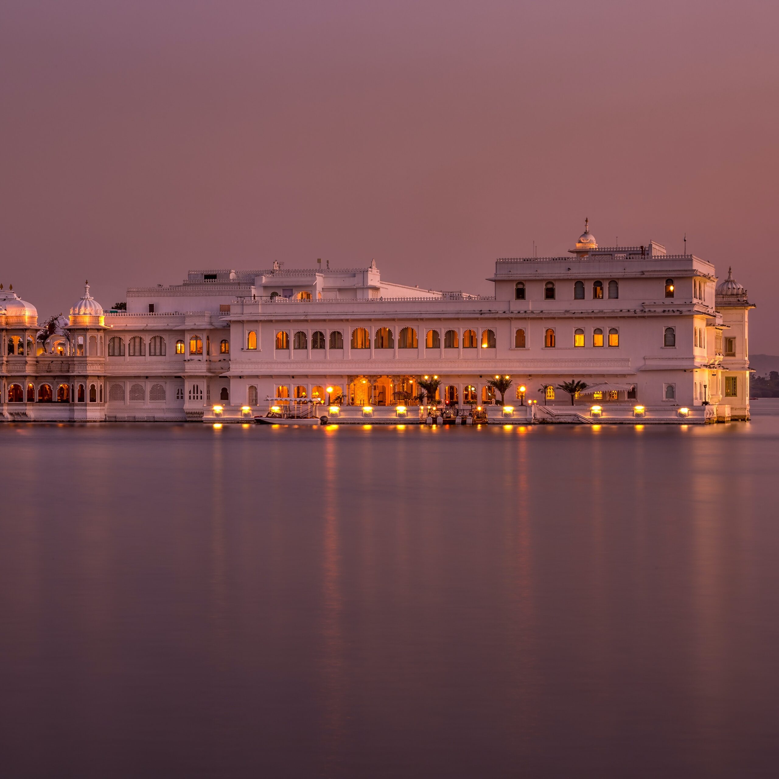 Lake palace Udaipur evening time