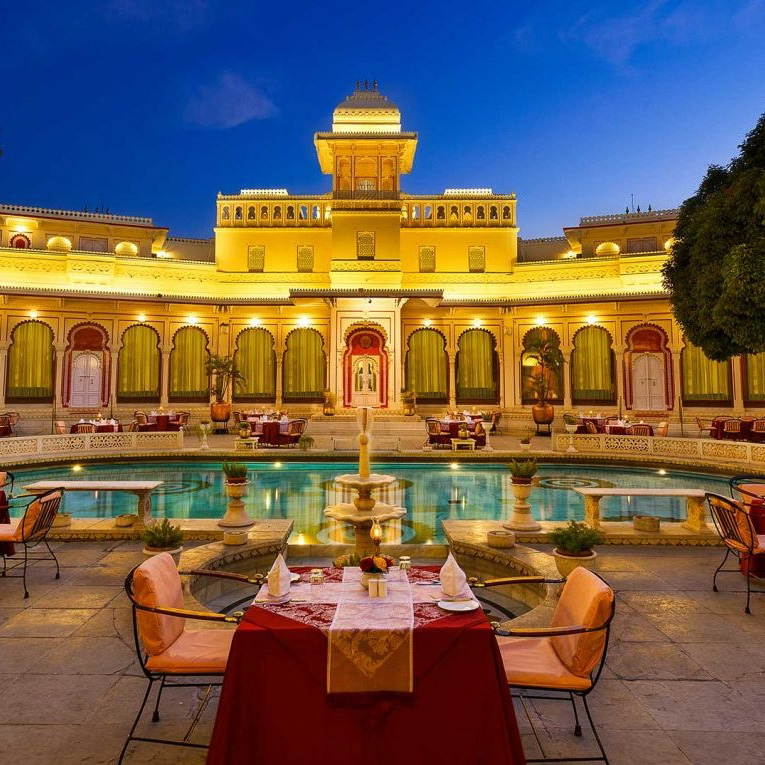 Lake palace Udaipur evening time